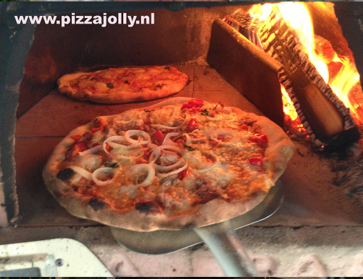 Pizzaoven in uw eigen tuin? PIZZAJOLLY pizzaoven voor thuis erg leuk en lekker!